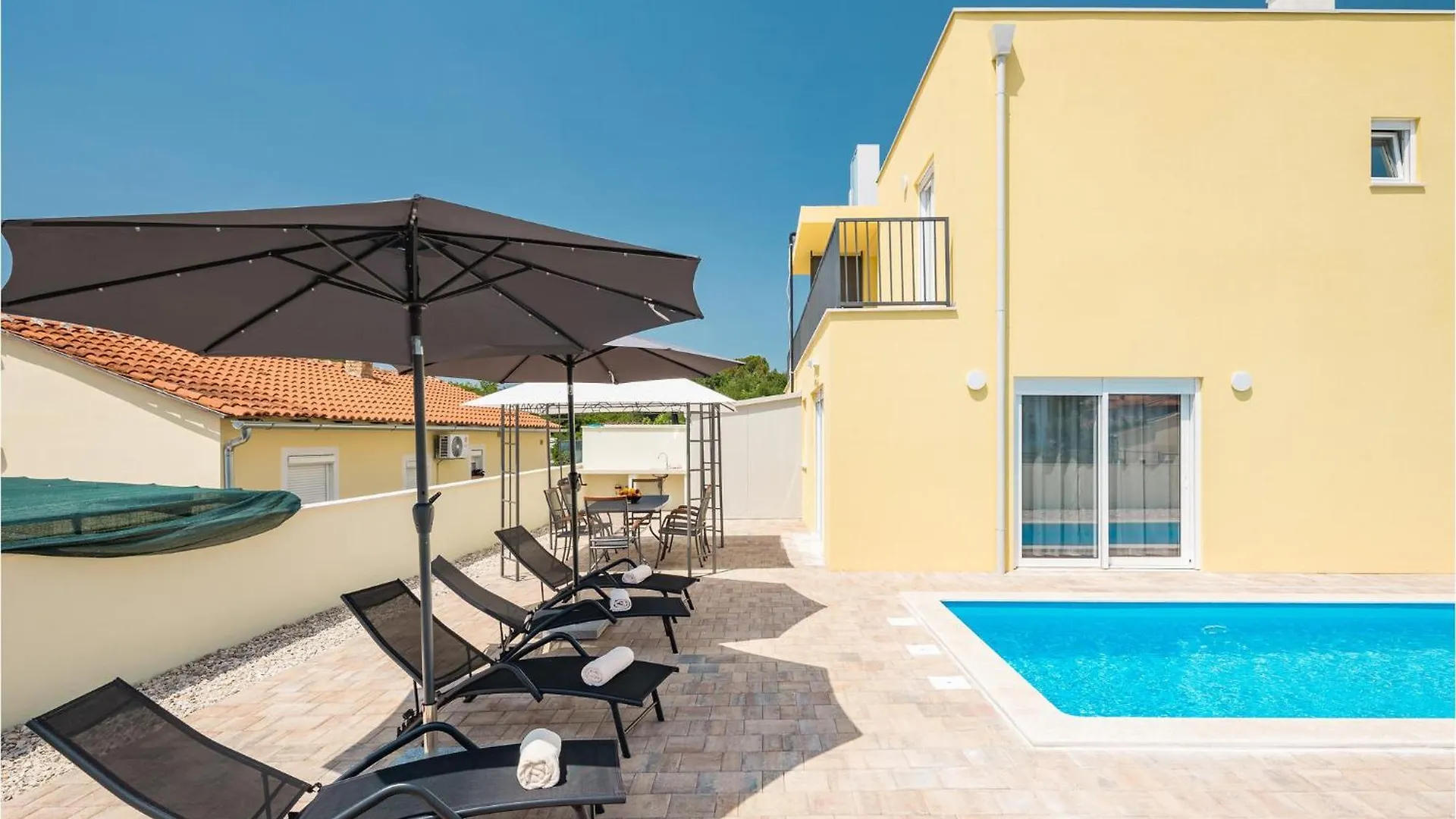 Amazing Home In Porec With Outdoor Swimming Pool 0*,